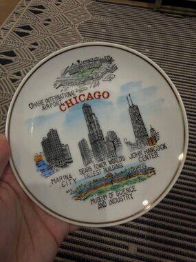 Vintage Souvenir City of Chicago Illinois Ceramic Decor Plate